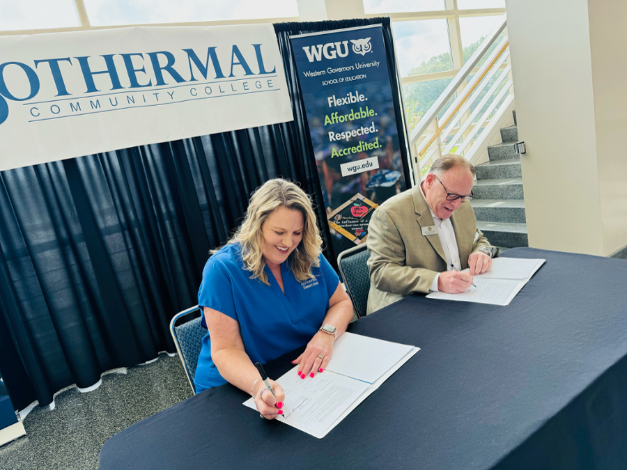 Dr. Margaret Annunziata signing the agreement between ICC and WGU. Dr. Margaret Annunziata signing the agreement between ICC and WGU.